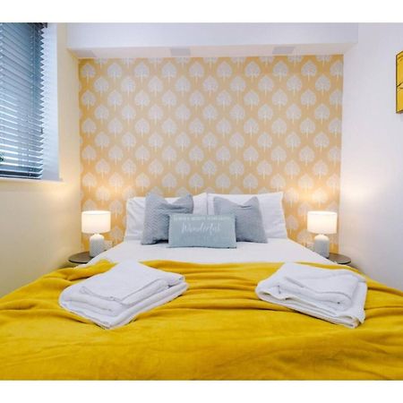 The Ecclesian Deluxe Apartments Near Trafford Centre Eccles Train Station Mánchester Exterior foto