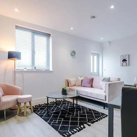 The Ecclesian Deluxe Apartments Near Trafford Centre Eccles Train Station Mánchester Exterior foto