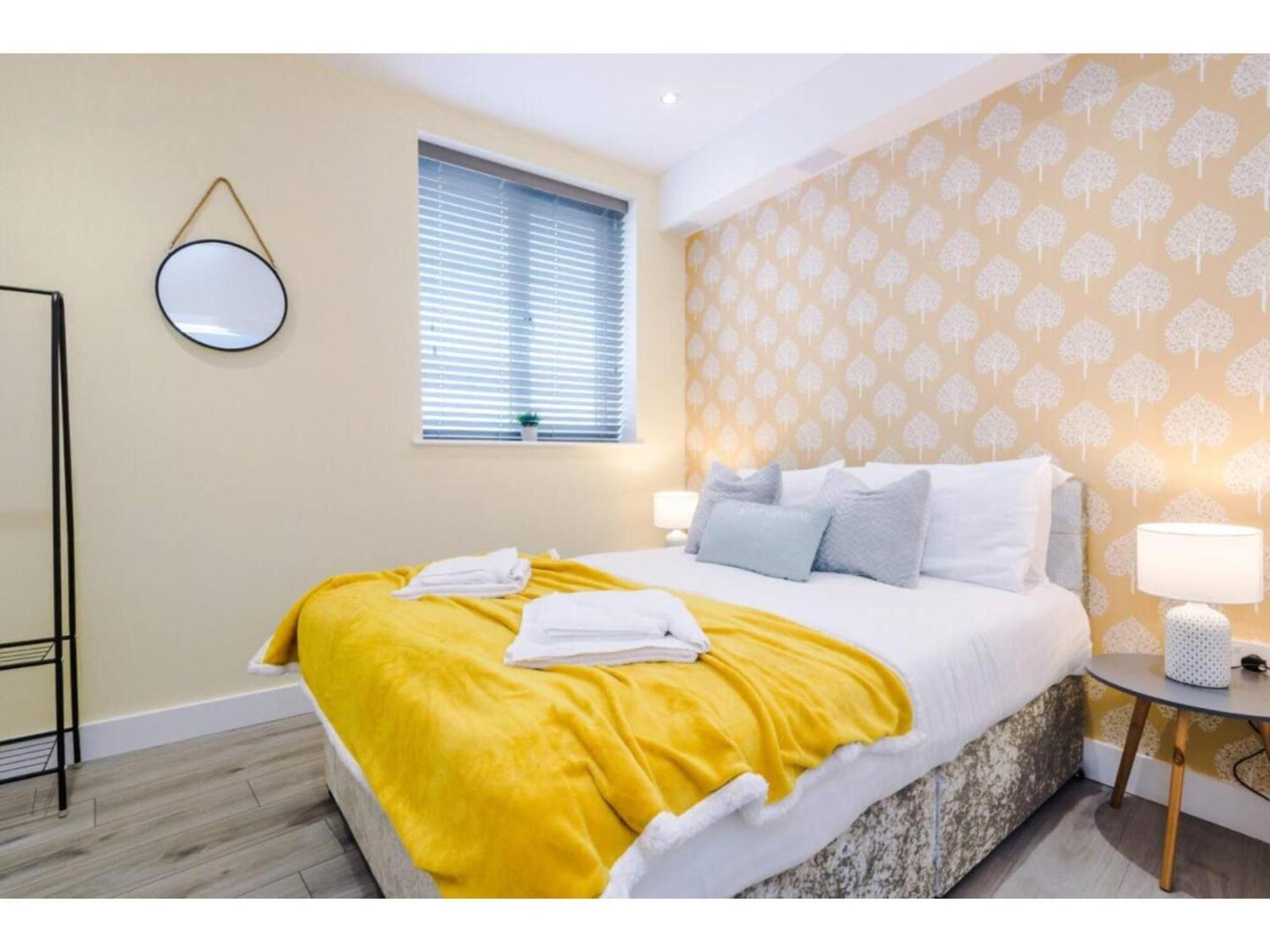 The Ecclesian Deluxe Apartments Near Trafford Centre Eccles Train Station Mánchester Exterior foto