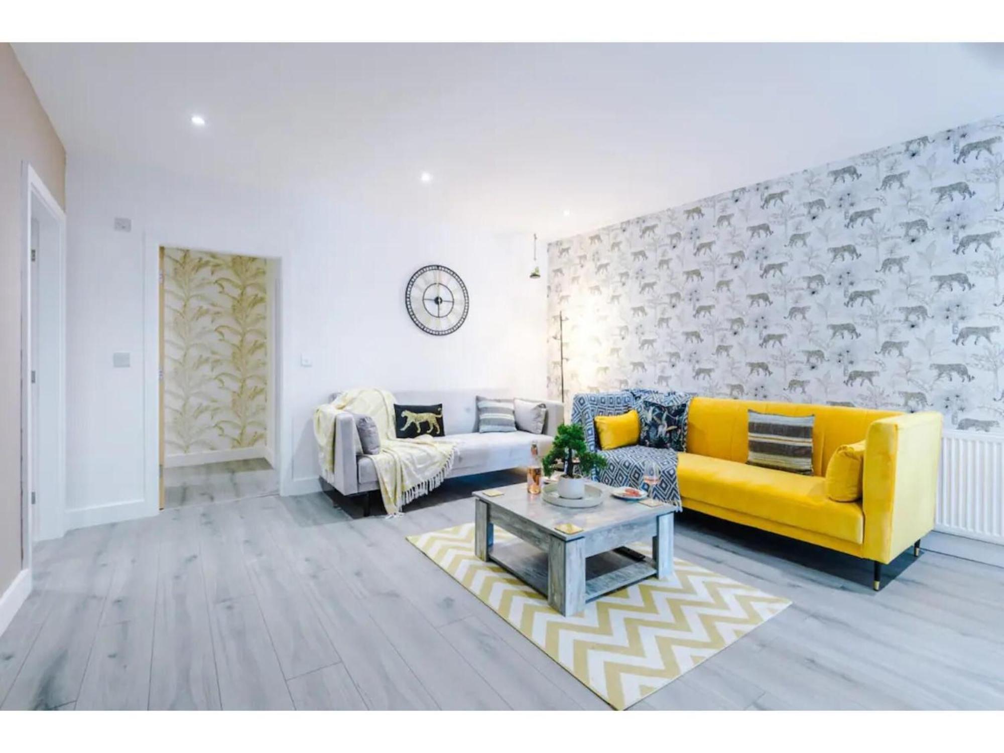 The Ecclesian Deluxe Apartments Near Trafford Centre Eccles Train Station Mánchester Exterior foto