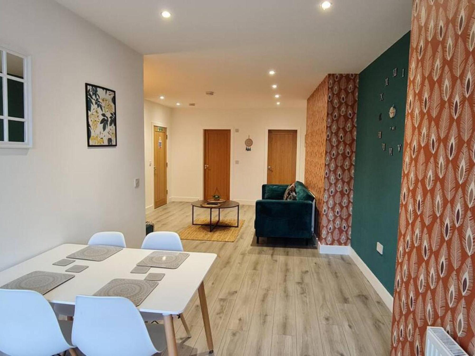 The Ecclesian Deluxe Apartments Near Trafford Centre Eccles Train Station Mánchester Exterior foto